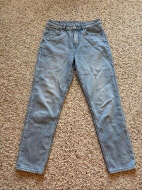 American Eagle Women’s Classic Light Wash Straight Leg Jeans